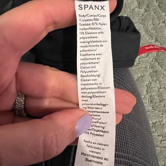 SPANX NEW FAUX LEATHER LEGGINGS SIZE XS - Picture 3 of 7